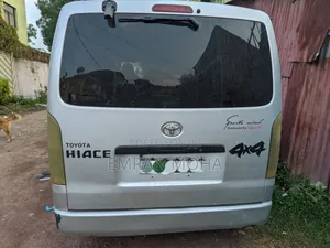 Toyota HiAce 2013