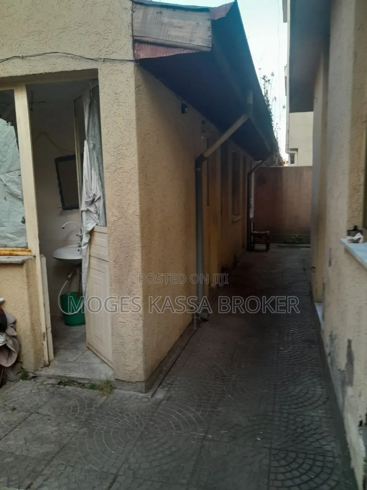 Furnished 5bdrm House in አያት ሰን ሻይን ሪል እስቴት, Yeka for sale