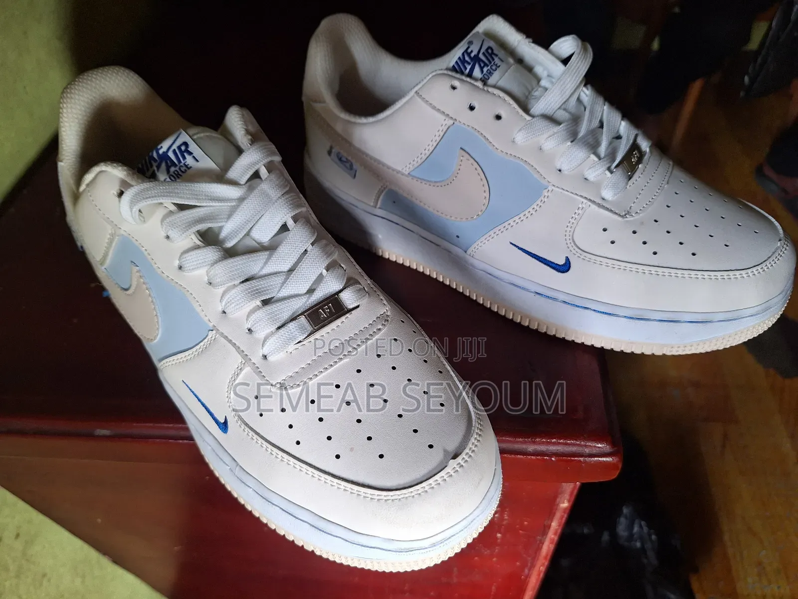 Brand New Nike Air Right Leg Shoes