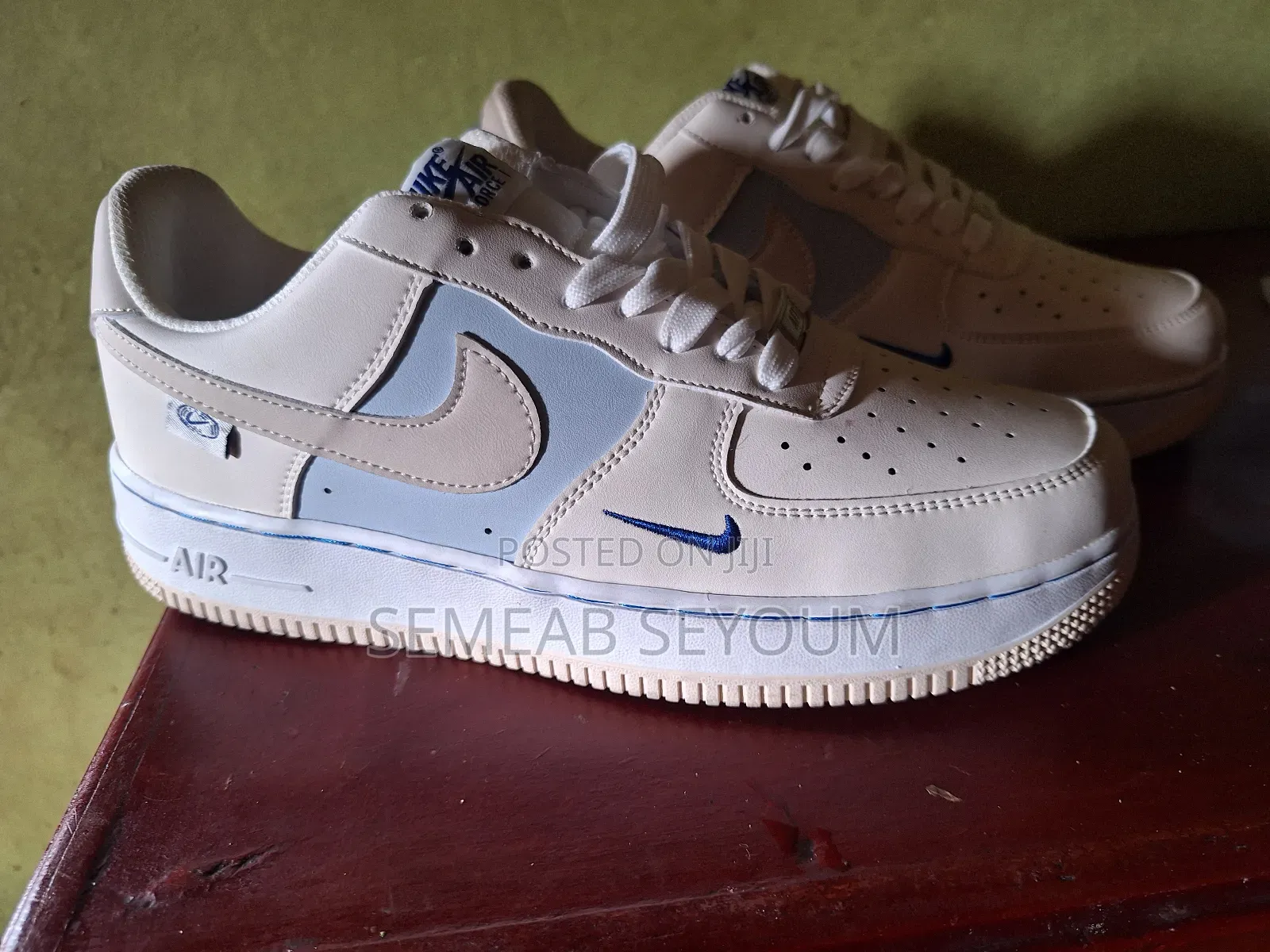 Brand New Nike Air Right Leg Shoes