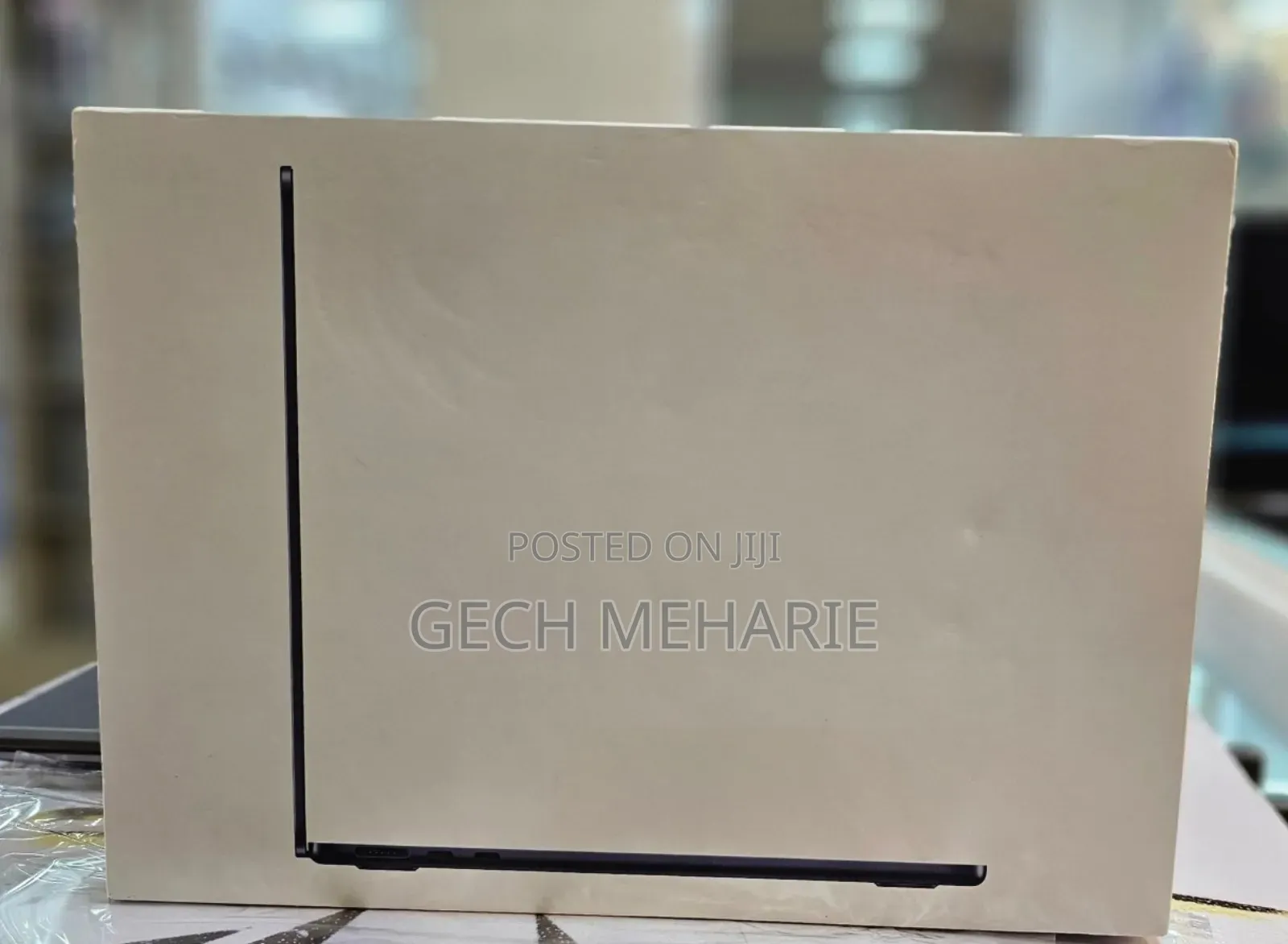 New Laptop Apple MacBook Air 2022 M2 8GB Apple M2 SSD 256GB