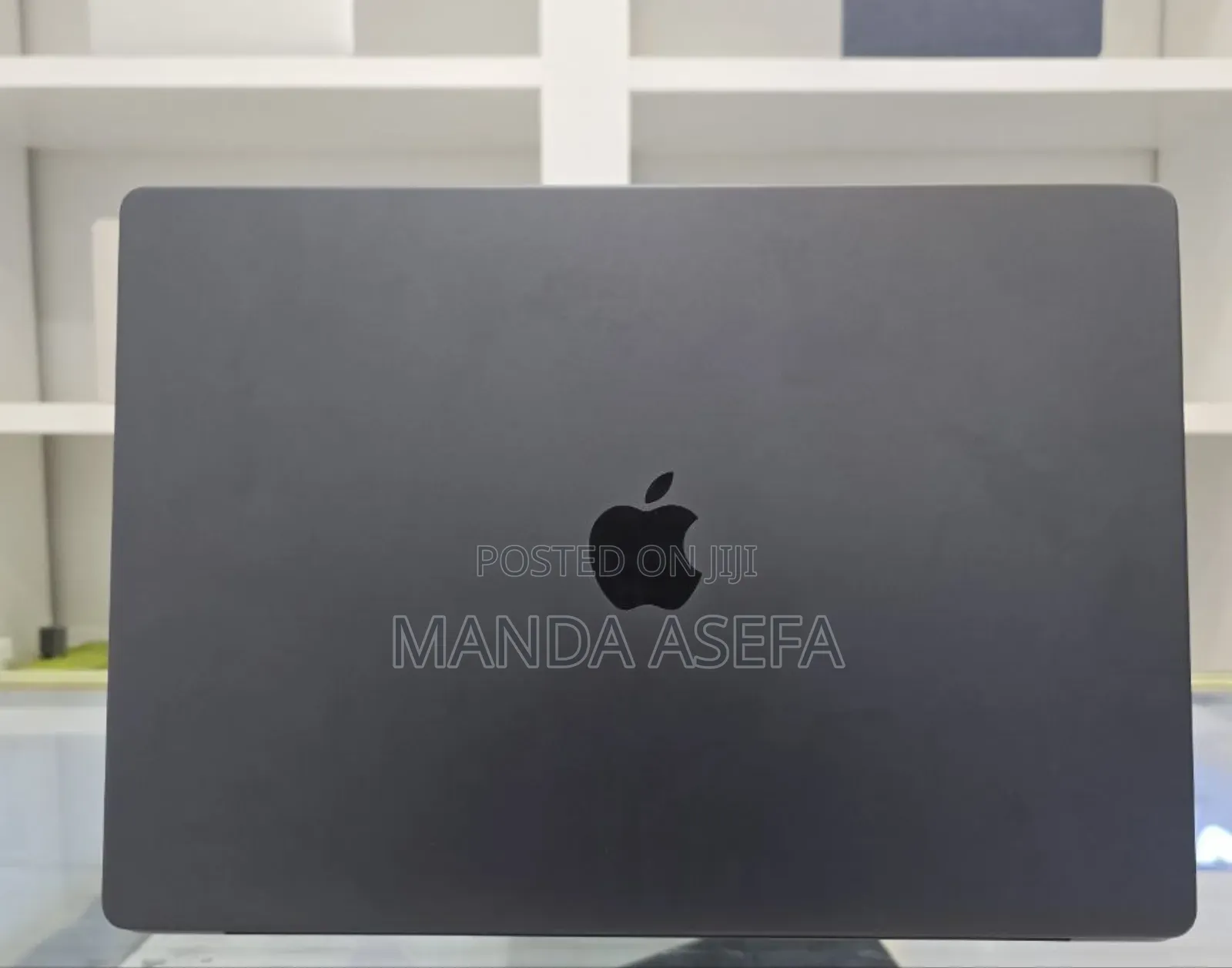 New Laptop Apple MacBook Pro 18GB Apple M3 SSD 512GB