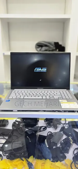 New Laptop Asus VivoBook 15 X505BA 8GB Intel Core I5 SSD 512GB