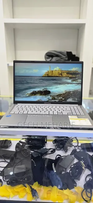 New Laptop Asus VivoBook 15 X505BA 8GB Intel Core I5 SSD 512GB