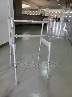 Photo - Magegemiya Walker፭=Withጎማ Walker፷°Walker፺∞,Walker¥€፫walker