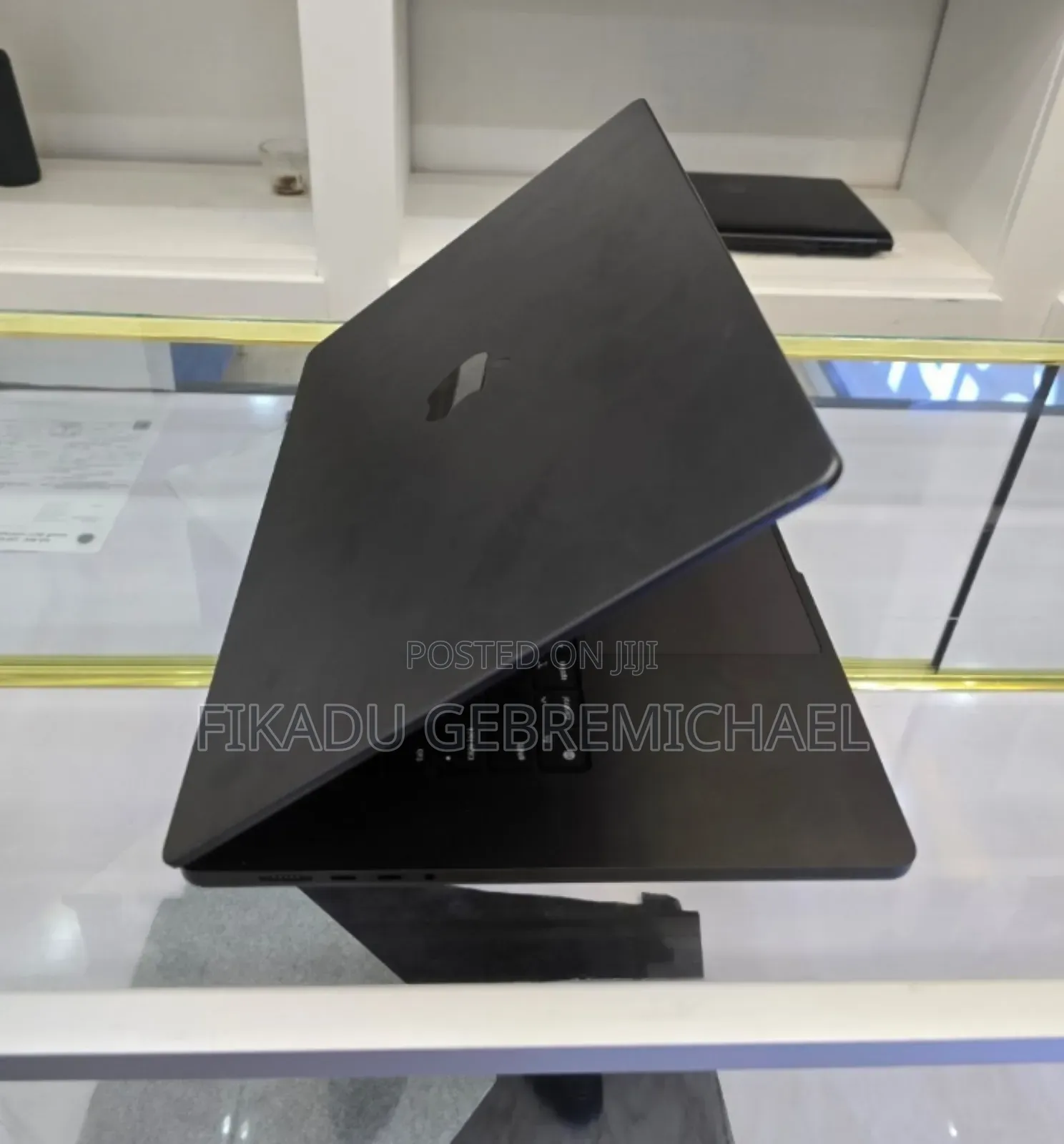 New Apple MacBook Pro 2023 M3 Pro 16-Inch 18GB Intel Core I7 SSD 512GB