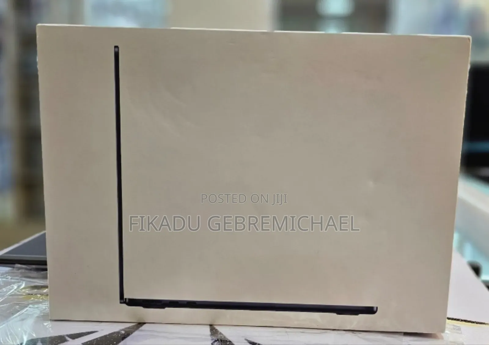 New Laptop Apple MacBook Air 2022 M2 8GB Intel Core I7 SSD 256GB