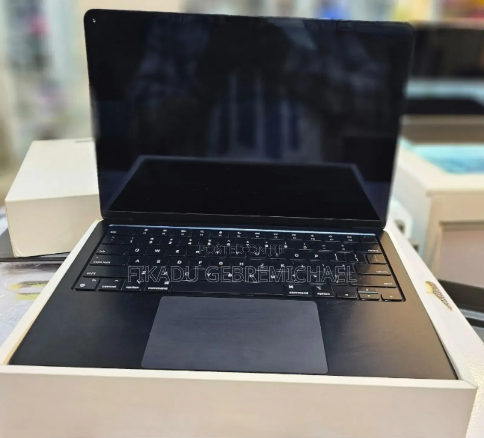 New Laptop Apple MacBook Air 2022 M2 8GB Intel Core I7 SSD 256GB