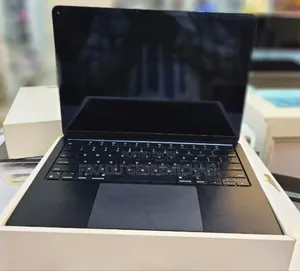 New Laptop Apple MacBook Air 2022 M2 8GB Intel Core I7 SSD 256GB