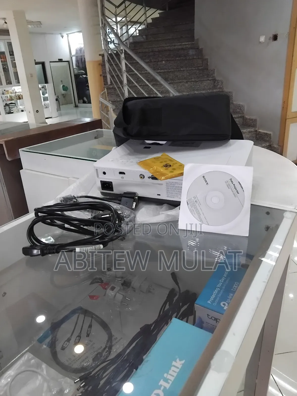 Brand New Sony Projector Model Name VPL-Dx221