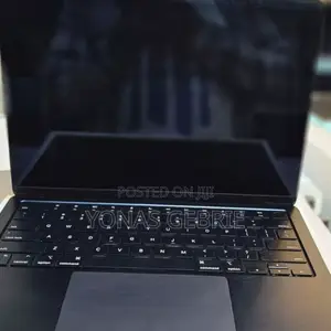 New Laptop Apple MacBook Air 2022 M2 8GB Apple M2 SSD 256GB