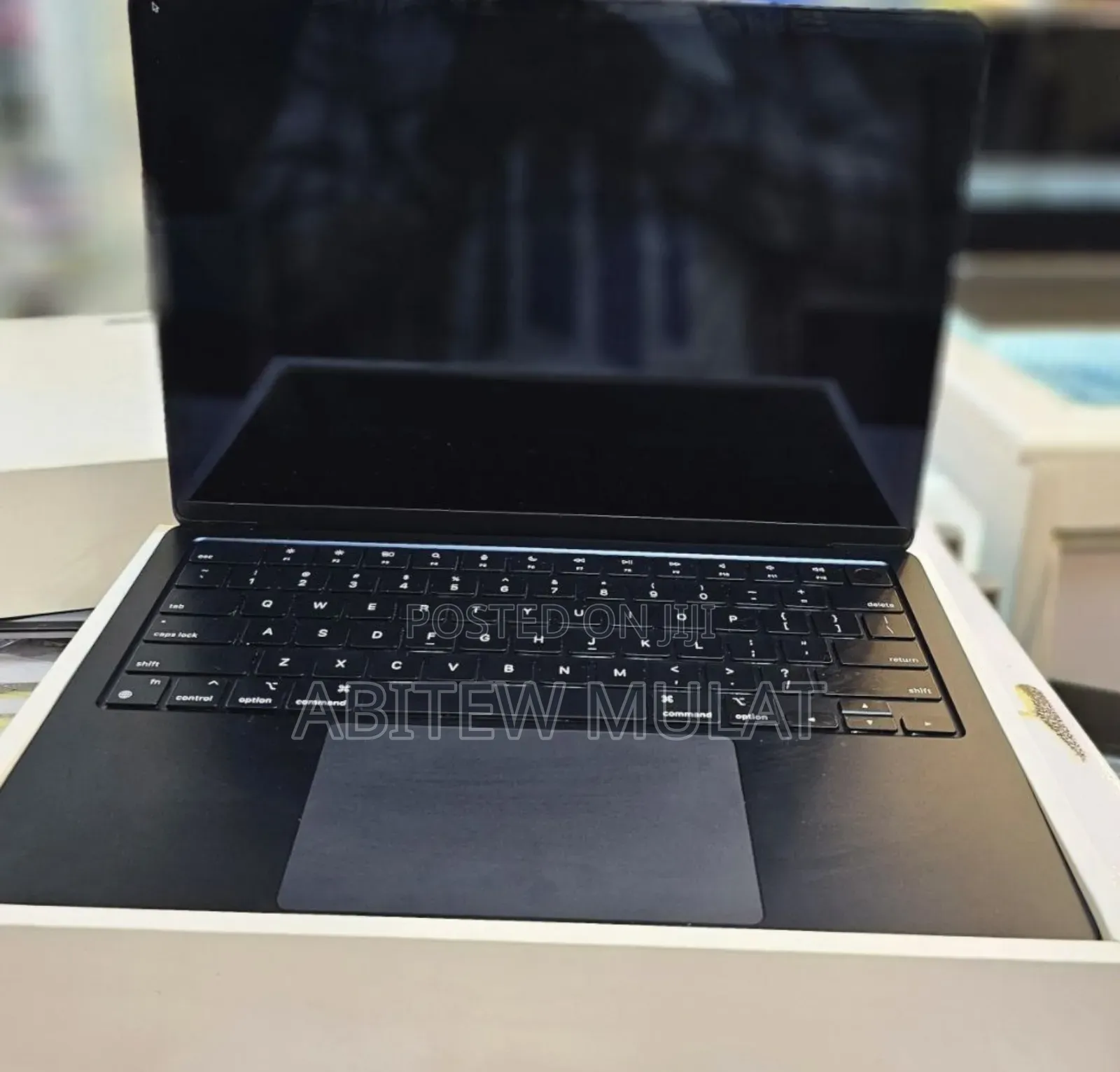 New Laptop Apple MacBook Air 2022 M2 8GB Apple M2 SSD 256GB