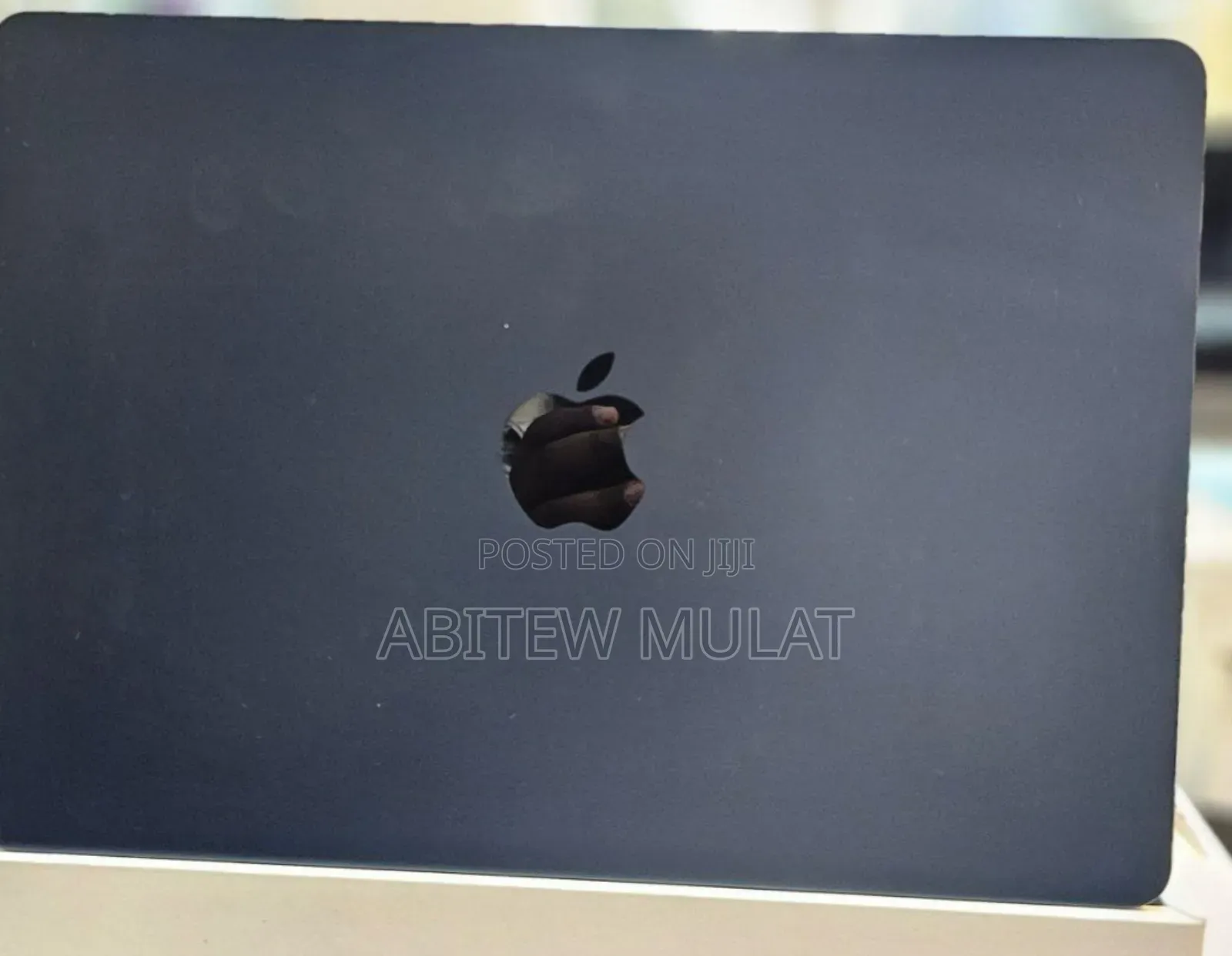 New Laptop Apple MacBook Air 2022 M2 8GB Apple M2 SSD 256GB