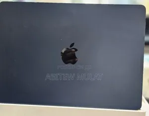 New Laptop Apple MacBook Air 2022 M2 8GB Apple M2 SSD 256GB