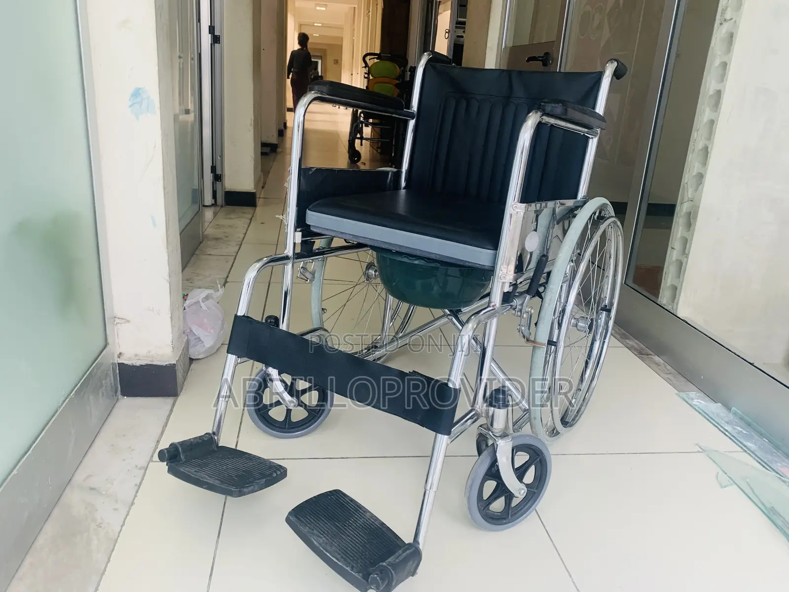 Glow Up Toilet Wheelchair1wheelchair1wheelchair1wheelchair11
