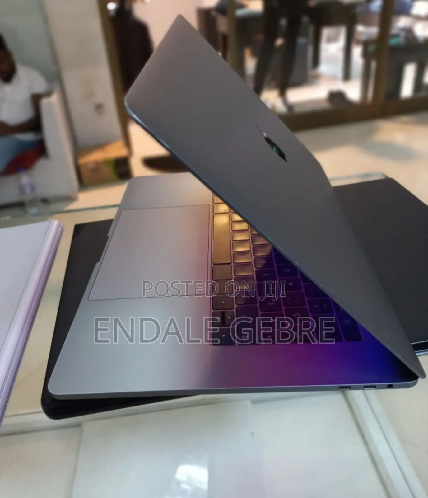 New Laptop Apple MacBook Pro 2016 16GB Intel Core I7 SSD 512GB