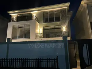 5bdrm House in Yeka for sale