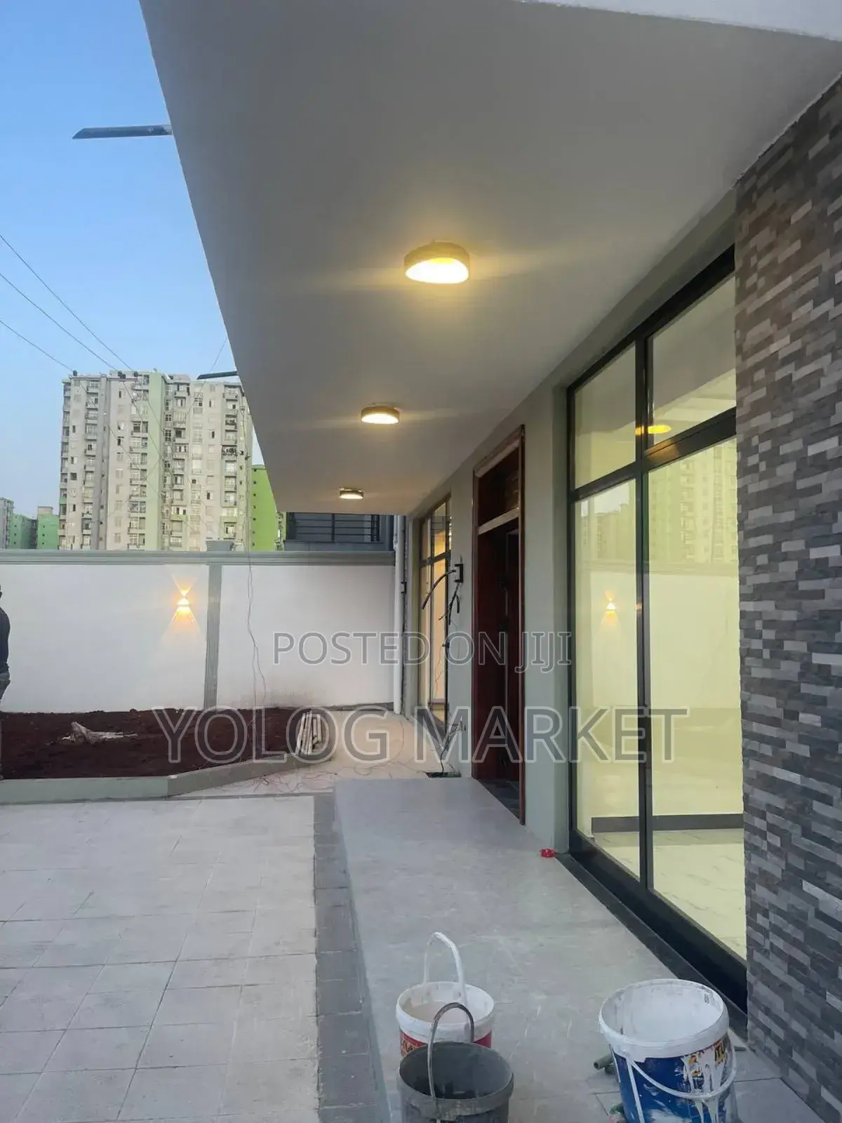 5bdrm House in Yeka for sale