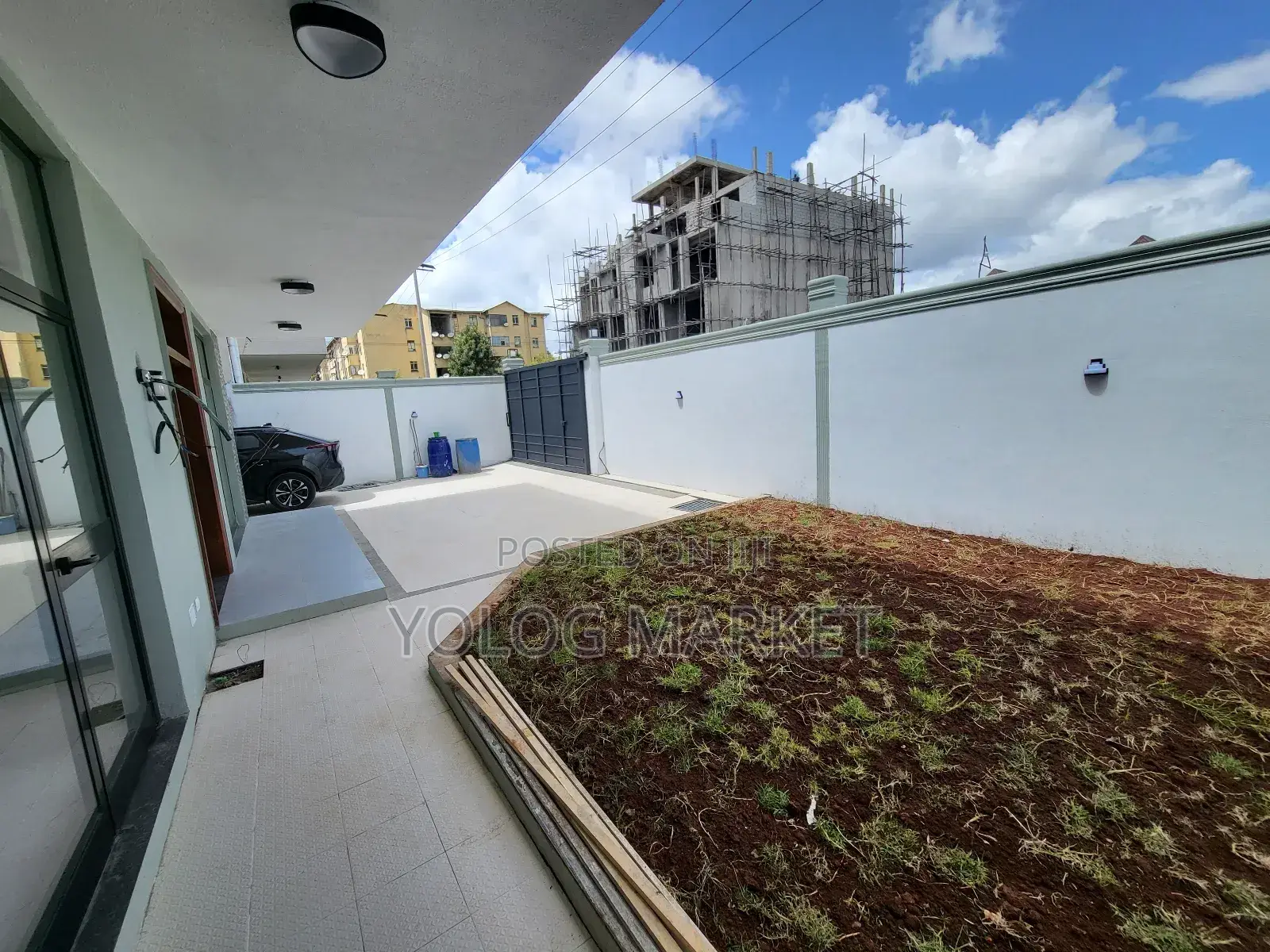 5bdrm House in Yeka for sale