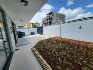 5bdrm House in Yeka for sale