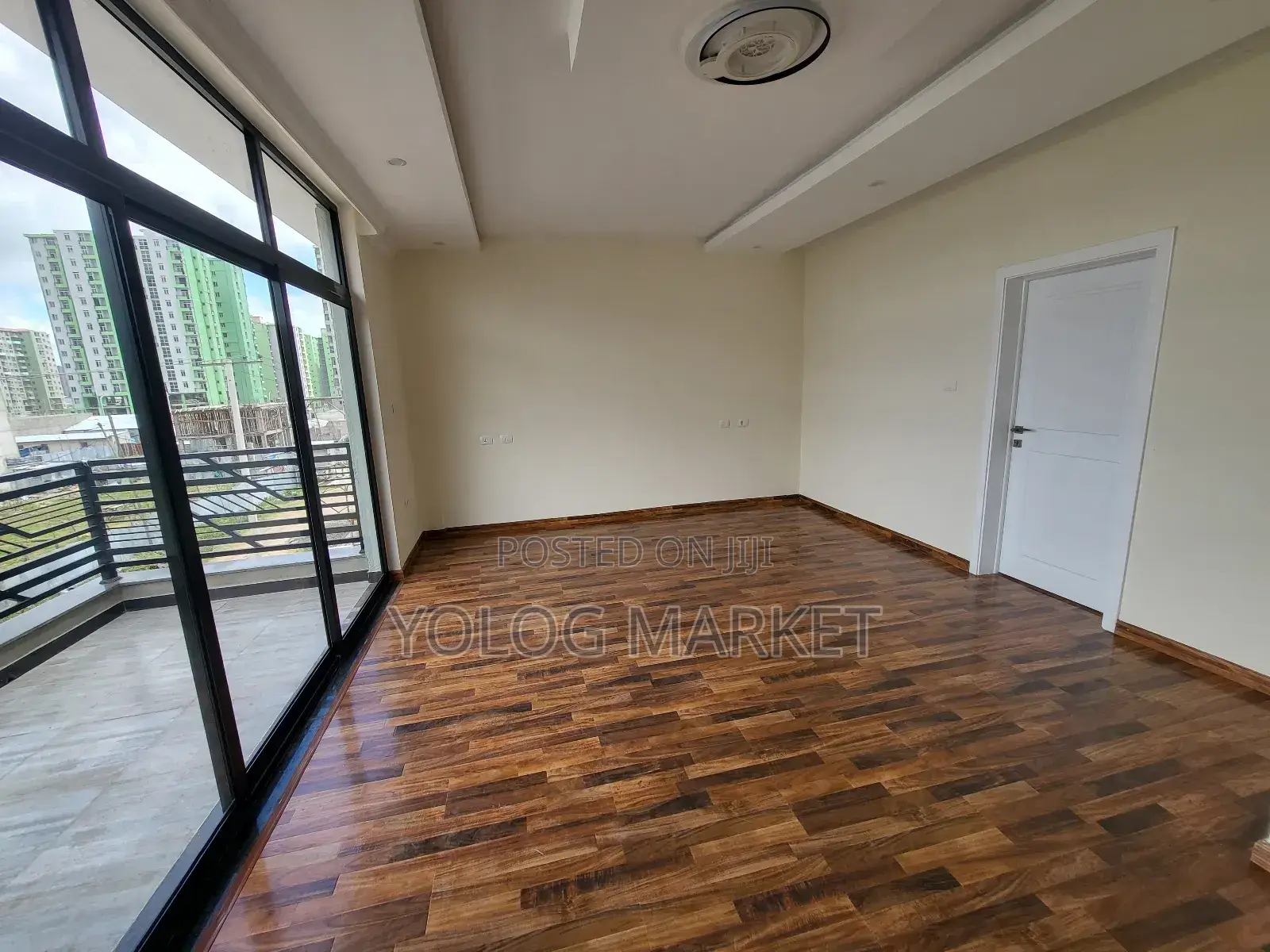 5bdrm House in Yeka for sale