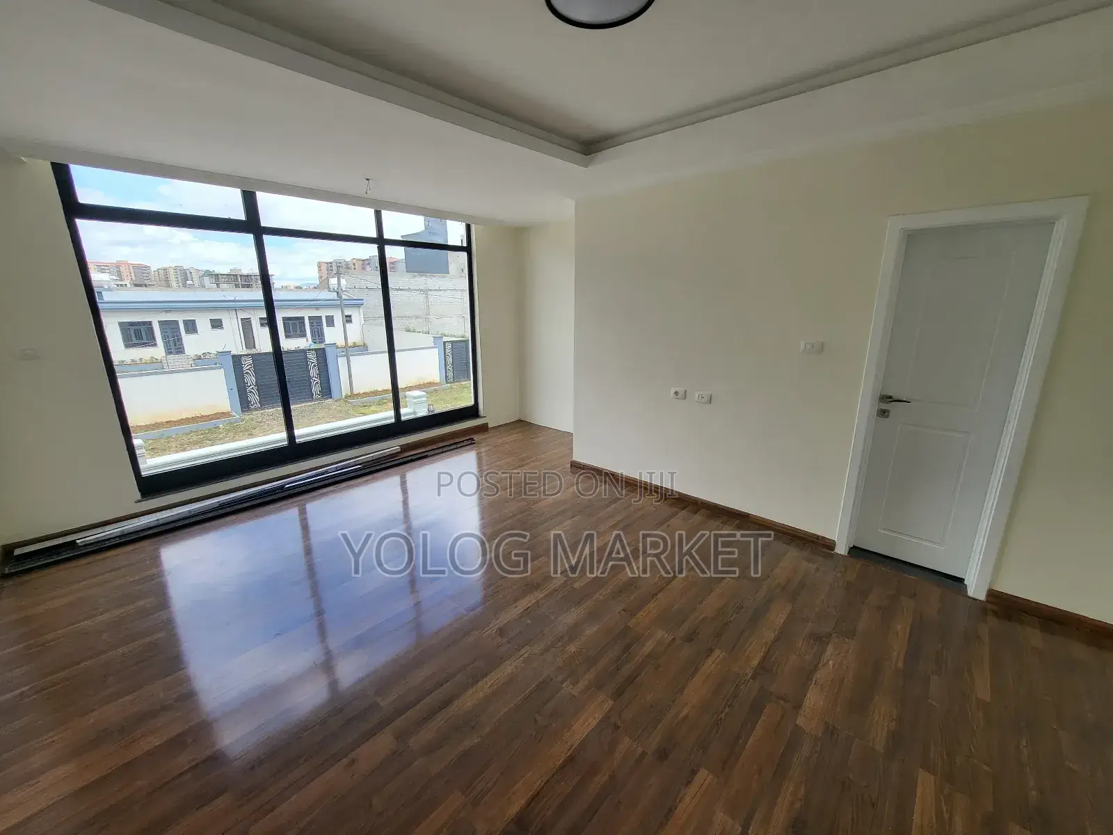 5bdrm House in Yeka for sale