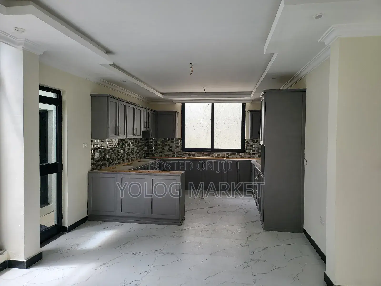 5bdrm House in Yeka for sale