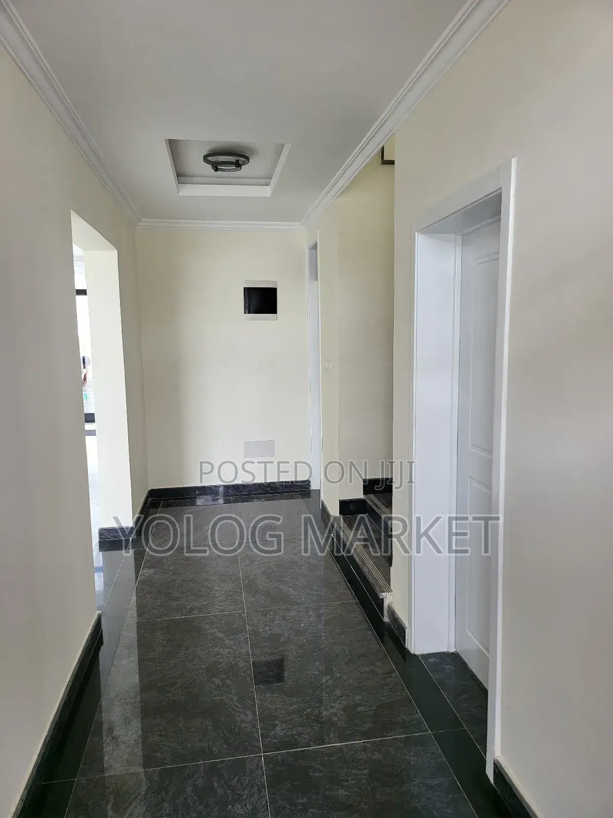 5bdrm House in Yeka for sale