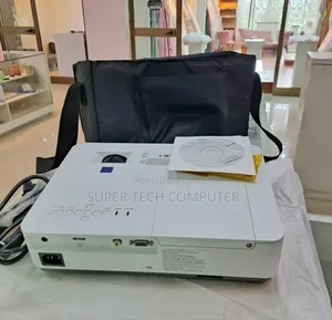 Brand New Sony VPL-Dx 221 Projector