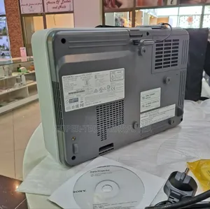 Brand New Sony VPL-Dx 221 Projector