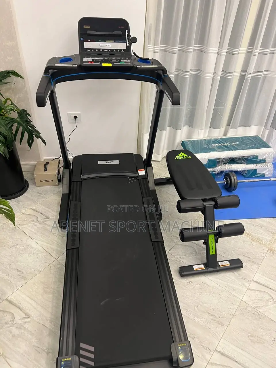 የቤት ዉስጥ የመሮጫ ማሽን Reebok Jet300 Series የመሮጫ ማሽን