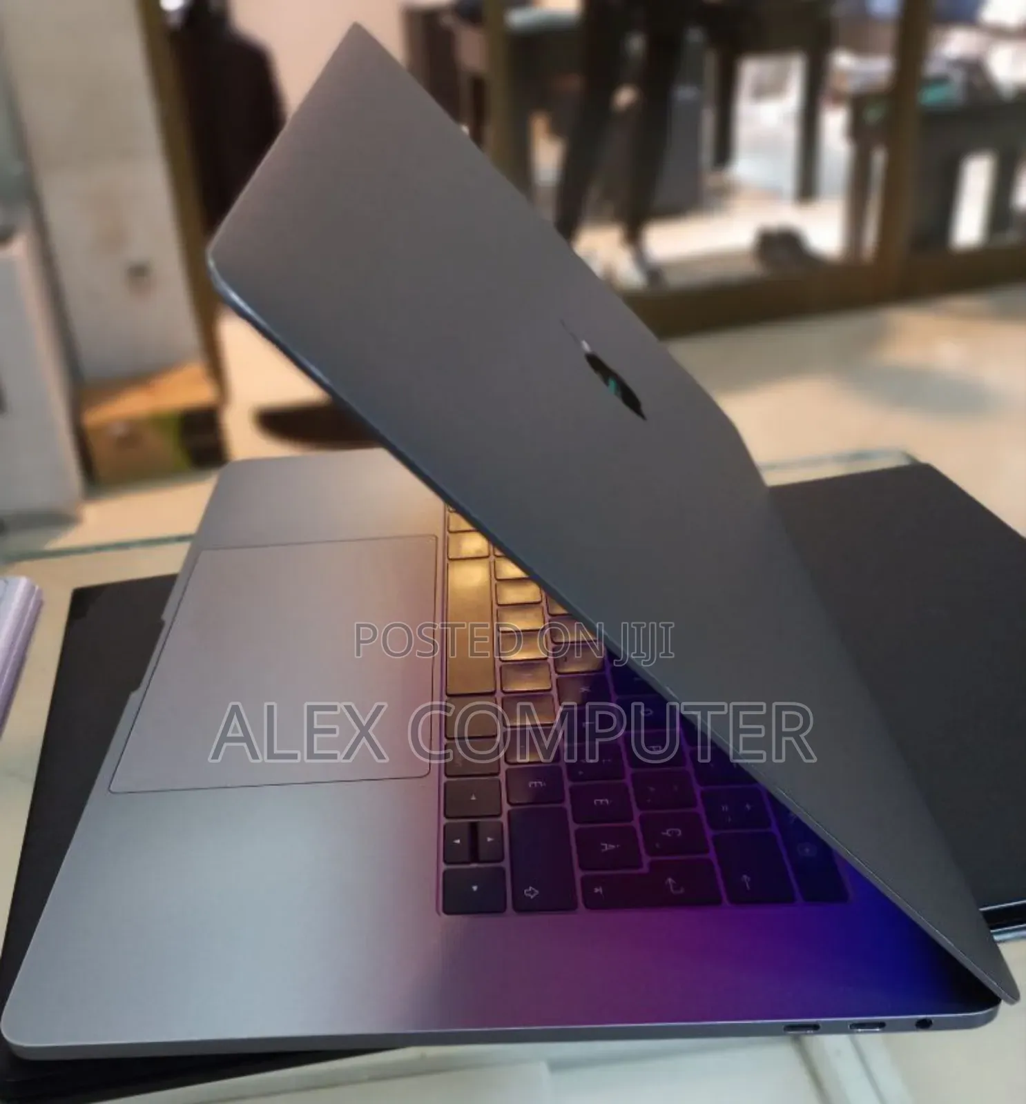 New Laptop Apple MacBook 2016 16GB Intel Core I7 SSD 512GB