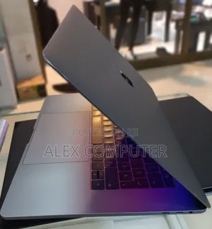 New Laptop Apple MacBook 2016 16GB Intel Core I7 SSD 512GB