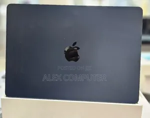 Photo - New Laptop Apple MacBook Air 2022 M2 8GB Apple M2 SSD 256GB