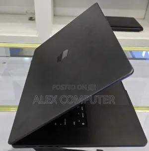 New Laptop Apple MacBook Air 2024 M3 15-Inch 18GB Apple M3 SSD 512GB