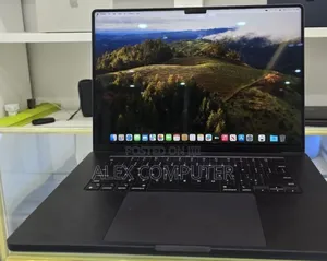 New Laptop Apple MacBook Air 2024 M3 15-Inch 18GB Apple M3 SSD 512GB