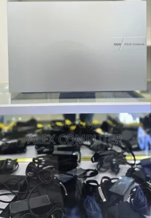 New Laptop Asus VivoBook 15 X505BA 8GB Intel Core I5 SSD 512GB