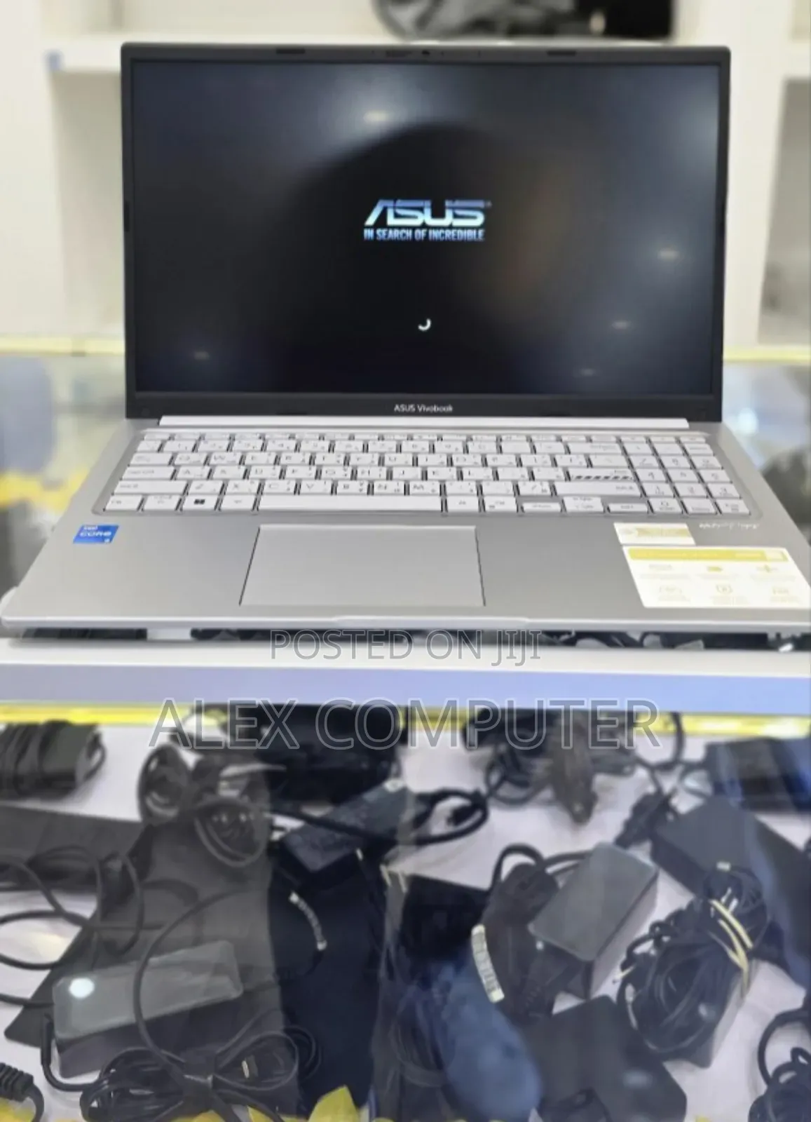 New Laptop Asus VivoBook 15 X505BA 8GB Intel Core I5 SSD 512GB