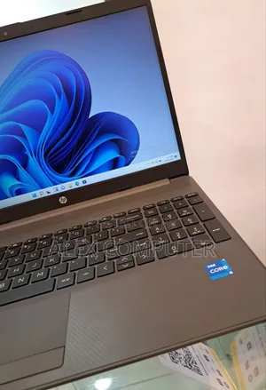 New Laptop HP Stream Notebook 8GB Intel Core I5 SSD 1T