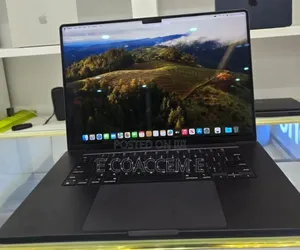 Photo - New Laptop Apple MacBook 18GB Apple M3 SSD 512GB