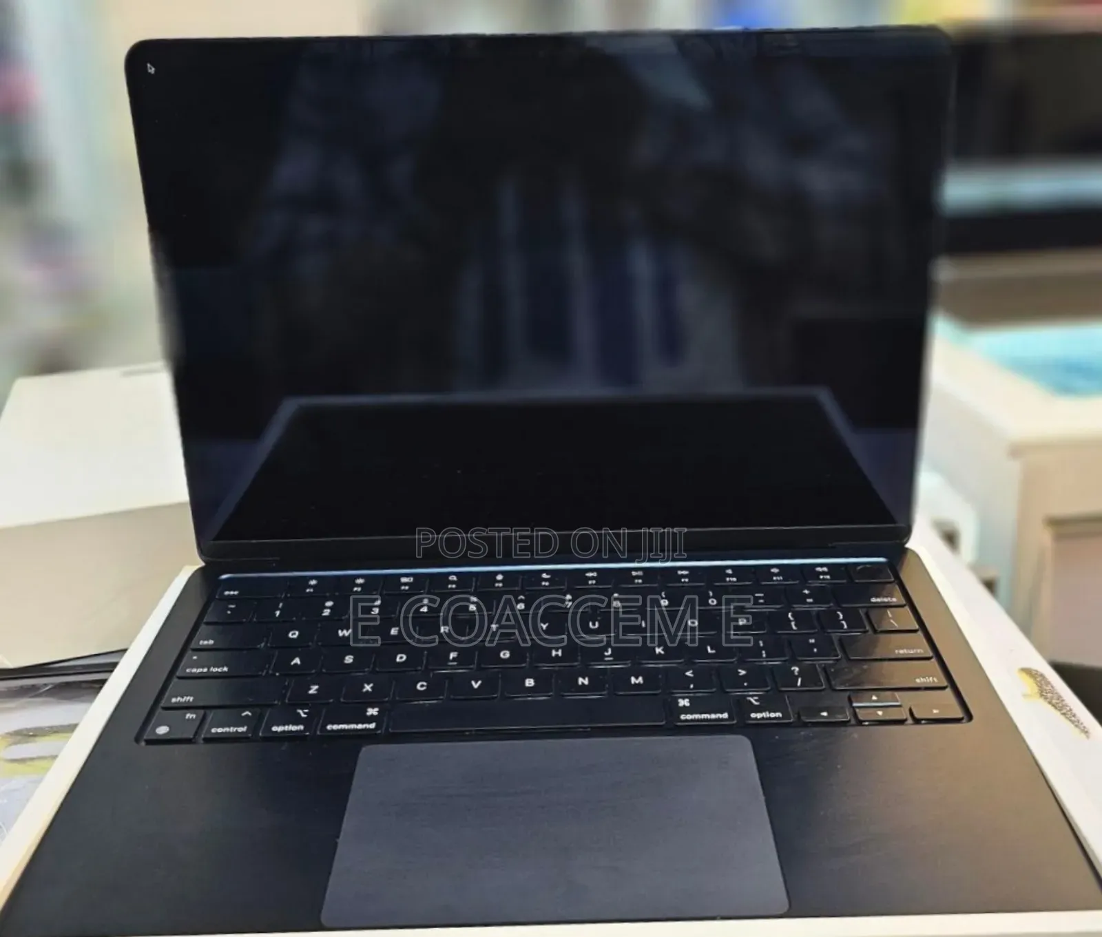 New Laptop Apple MacBook Air 2022 M2 8GB Apple M2 SSD 256GB