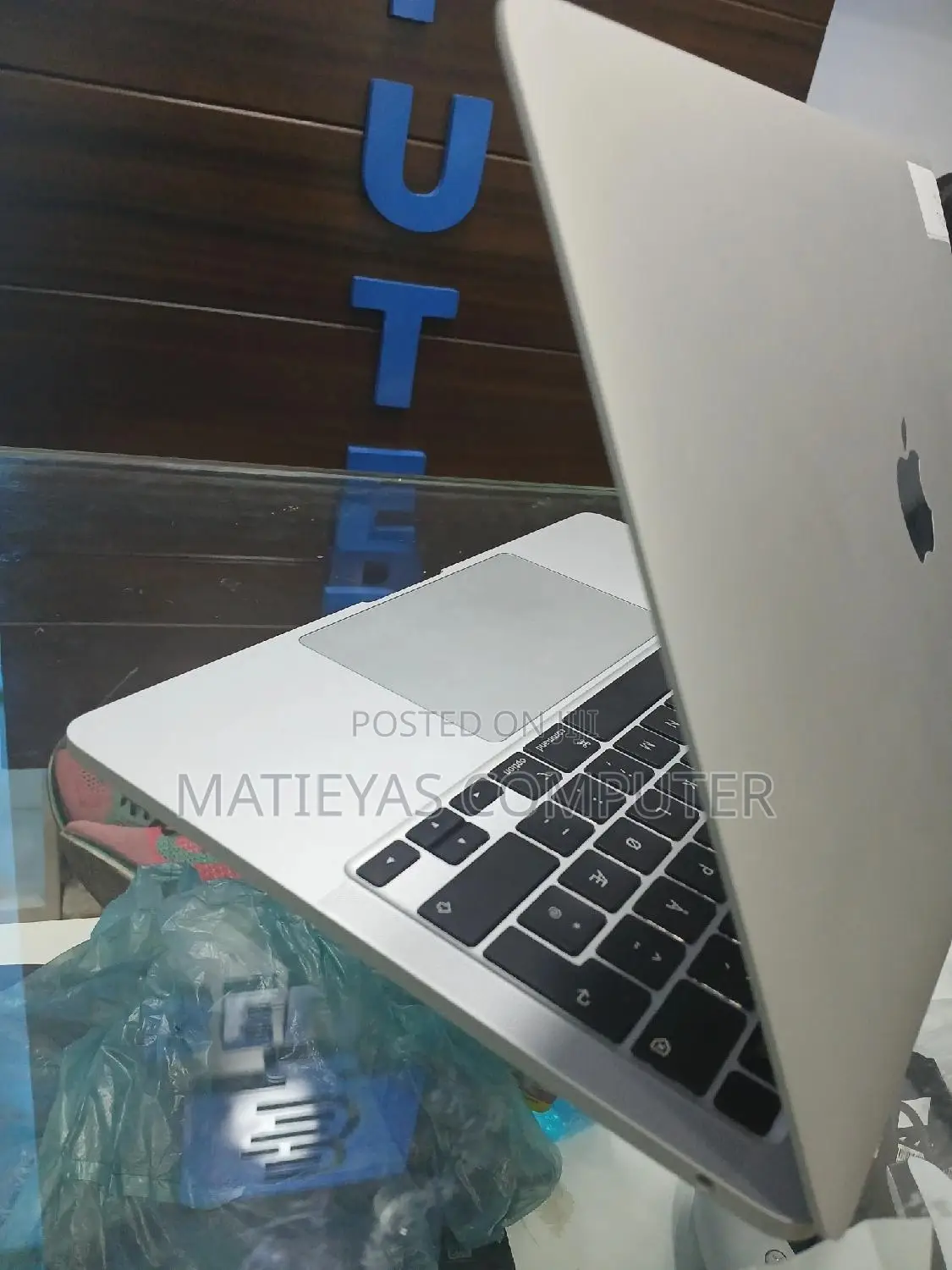 New Laptop Apple MacBook Pro 2021 M1 8GB Apple M1 SSD 256GB