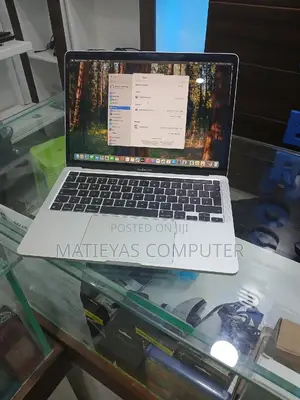 New Laptop Apple MacBook Pro 2021 M1 8GB Apple M1 SSD 256GB
