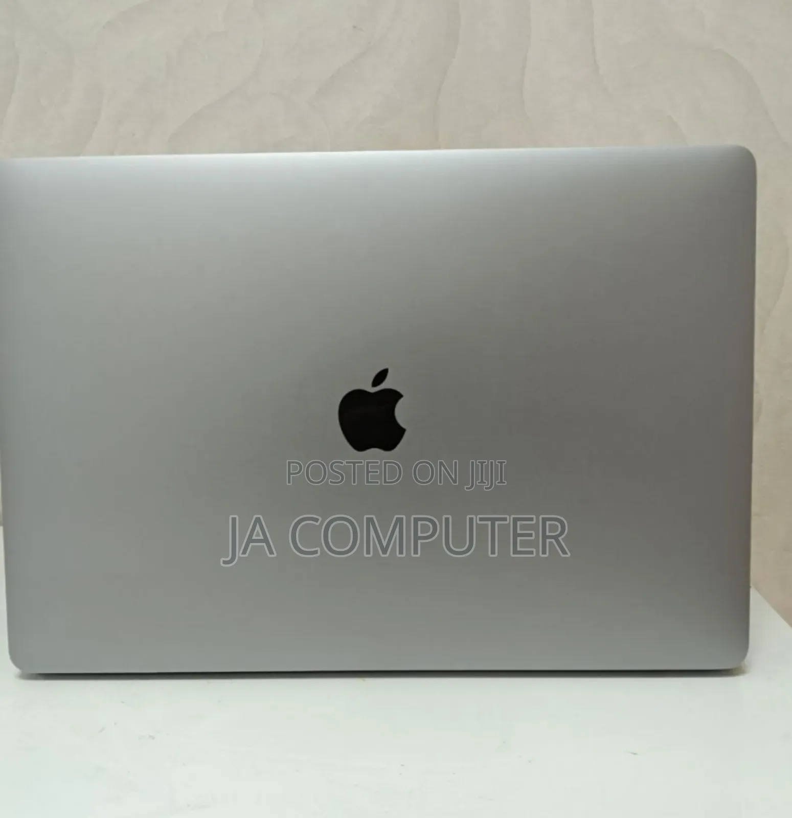 New Laptop Apple MacBook Pro 2017 16GB Intel Core I7 SSD 512GB