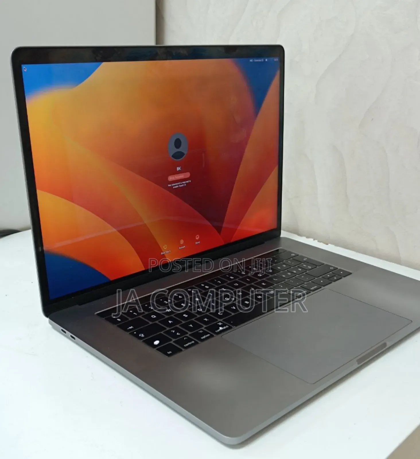 New Laptop Apple MacBook Pro 2017 16GB Intel Core I7 SSD 512GB