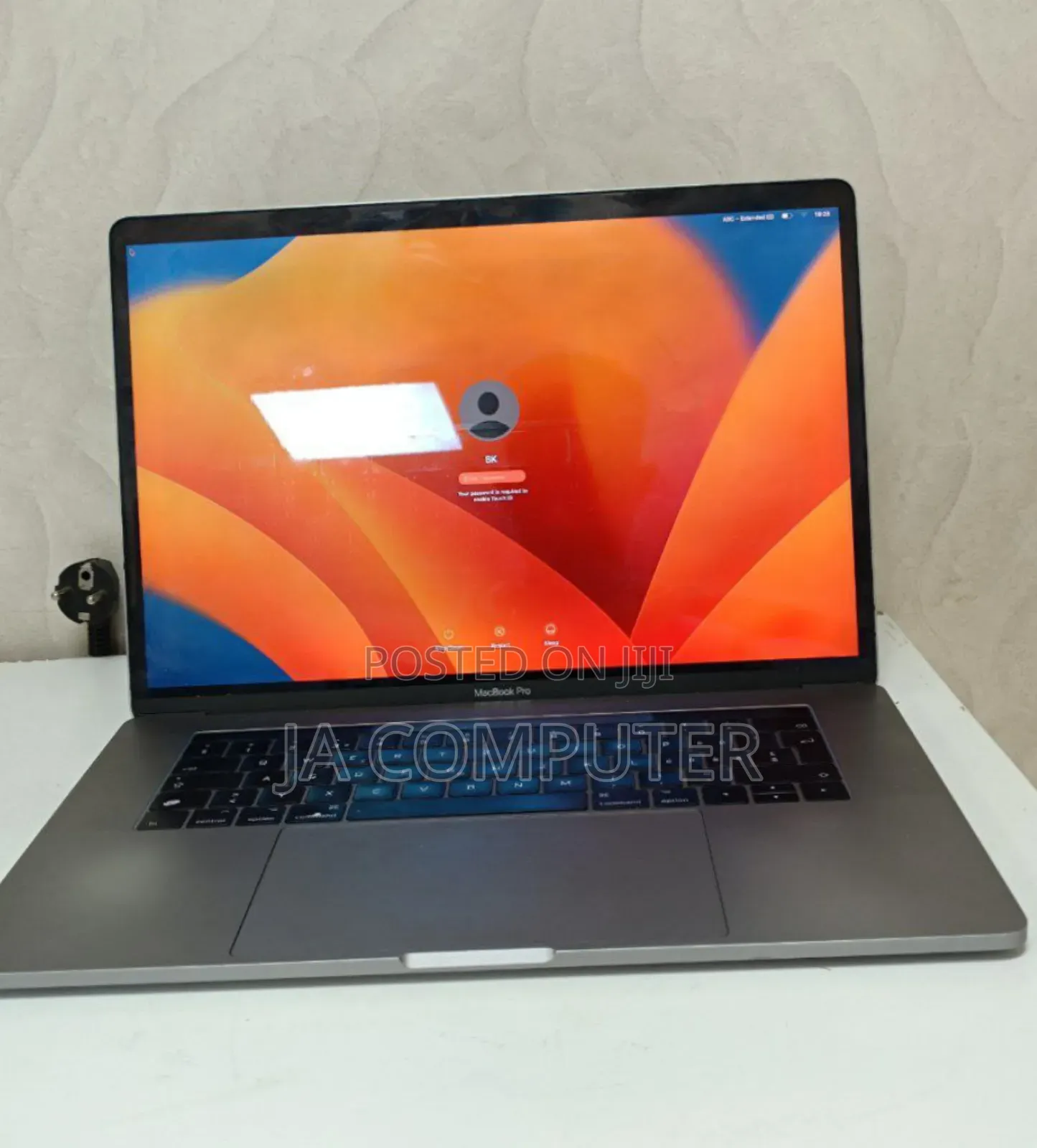 New Laptop Apple MacBook Pro 2017 16GB Intel Core I7 SSD 512GB