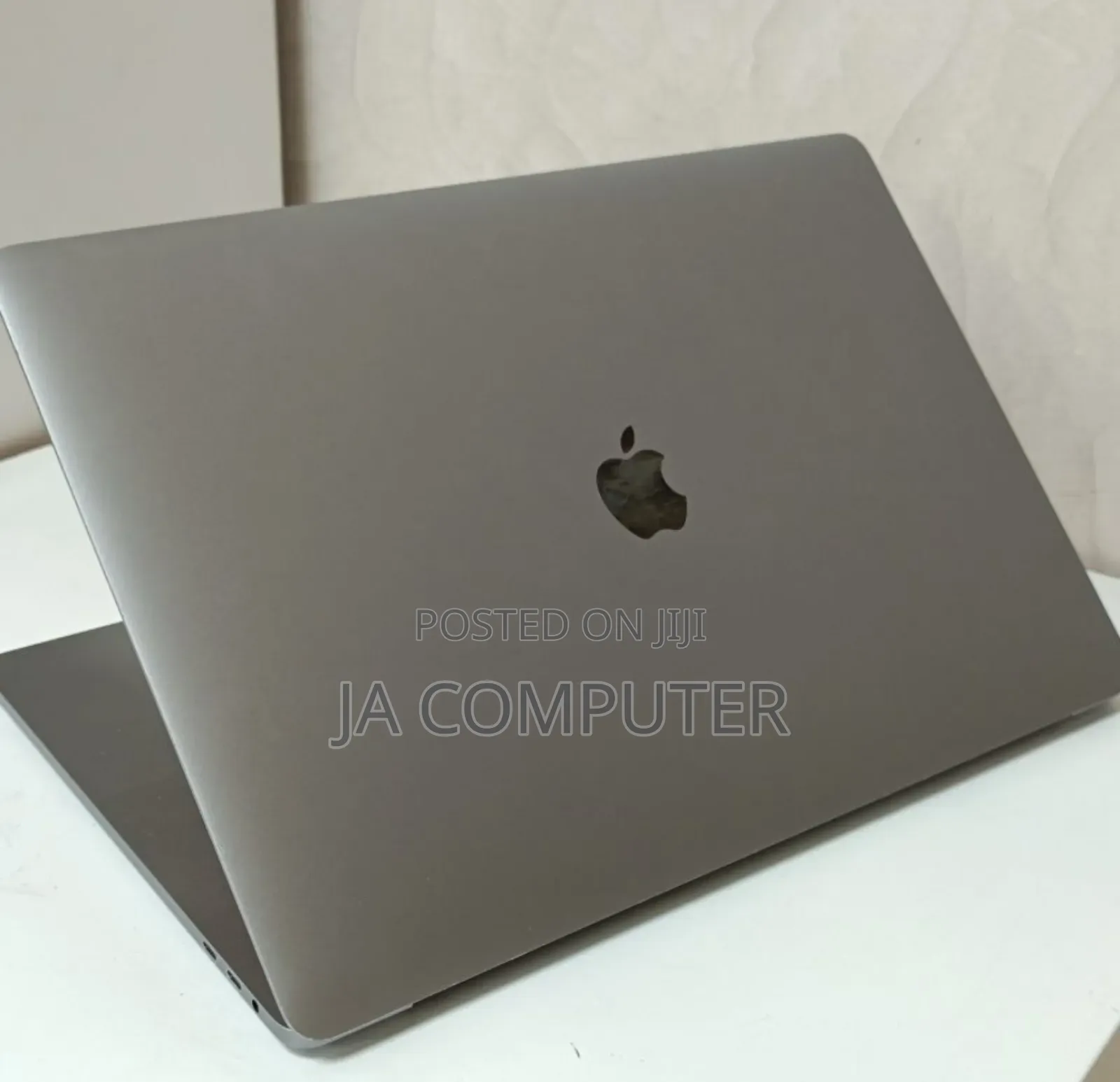 New Laptop Apple MacBook Pro 2017 16GB Intel Core I7 SSD 512GB