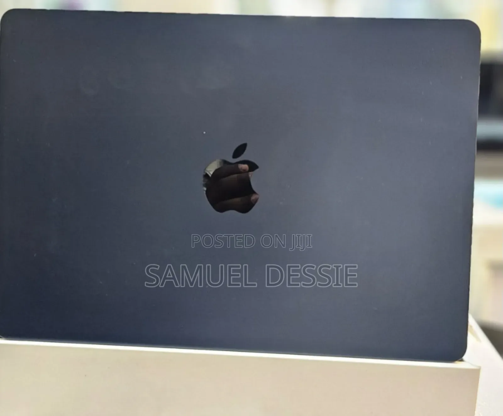 New Laptop Apple MacBook Air 2022 M2 8GB Apple M2 SSD 256GB