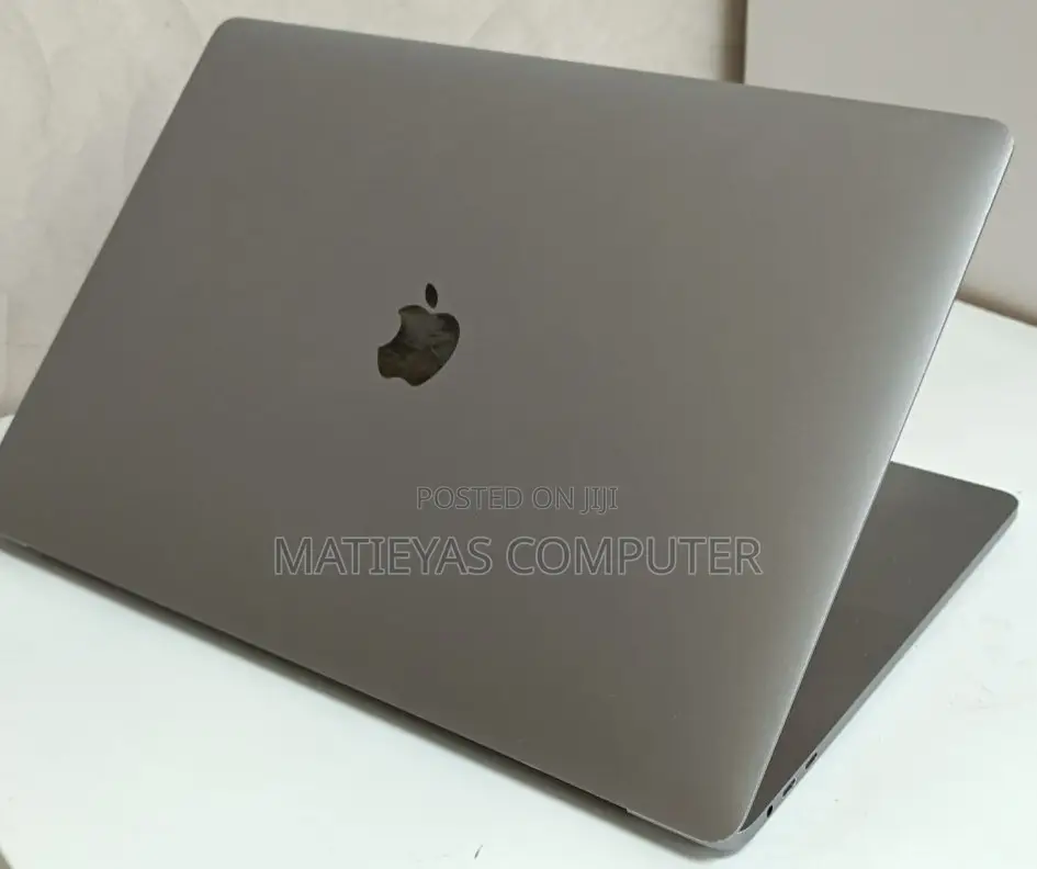 New Laptop Apple MacBook Pro 2017 16GB Intel Core I7 SSD 512GB