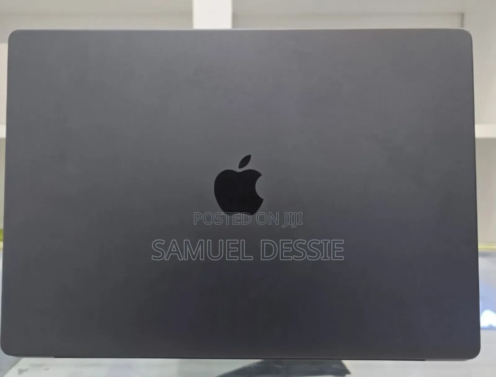 New Apple MacBook Pro 2023 M3 Max 16-Inch 18GB Apple M3 SSD 512GB